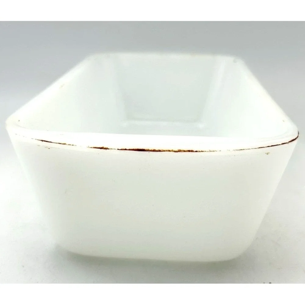Glasbake glass pan place