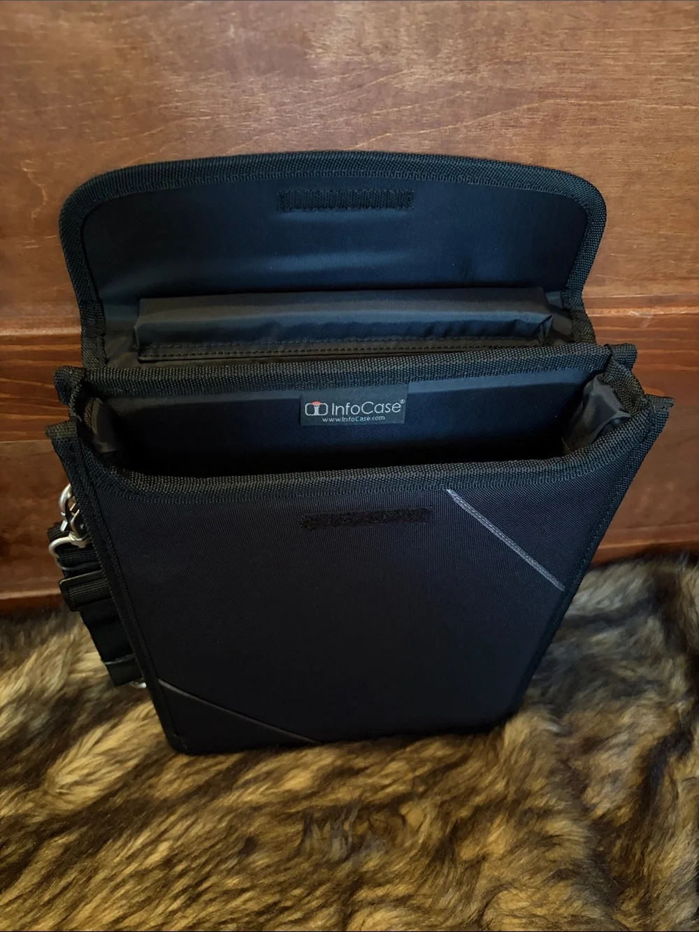InfoCase tablet sleeve