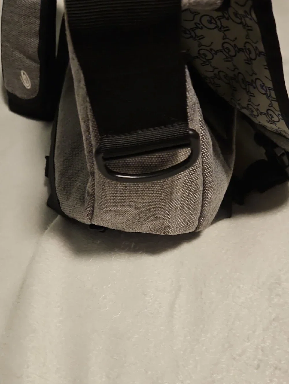 Timbuk2 classic messenger
