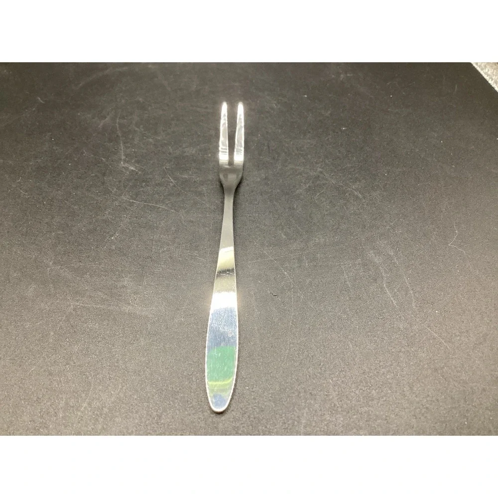 The Unbranded Brand set stainless