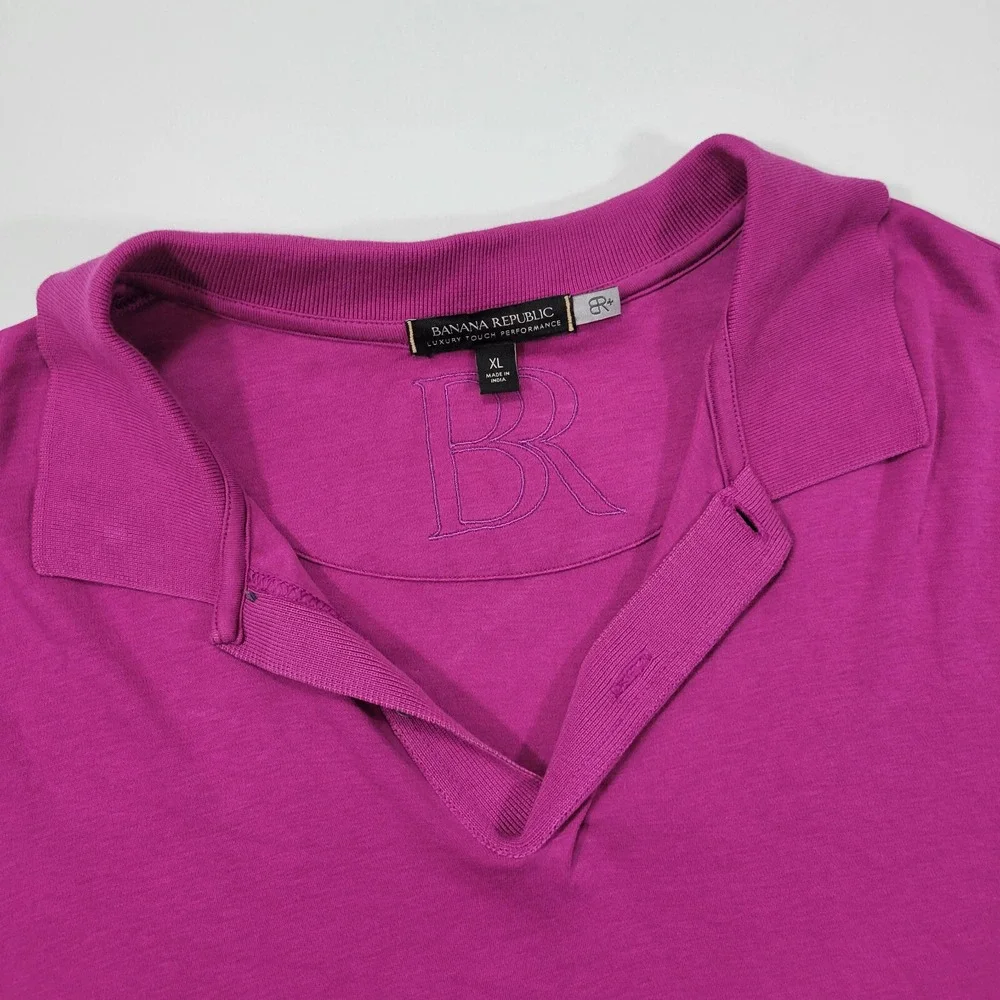 Banana Republic minor hole
