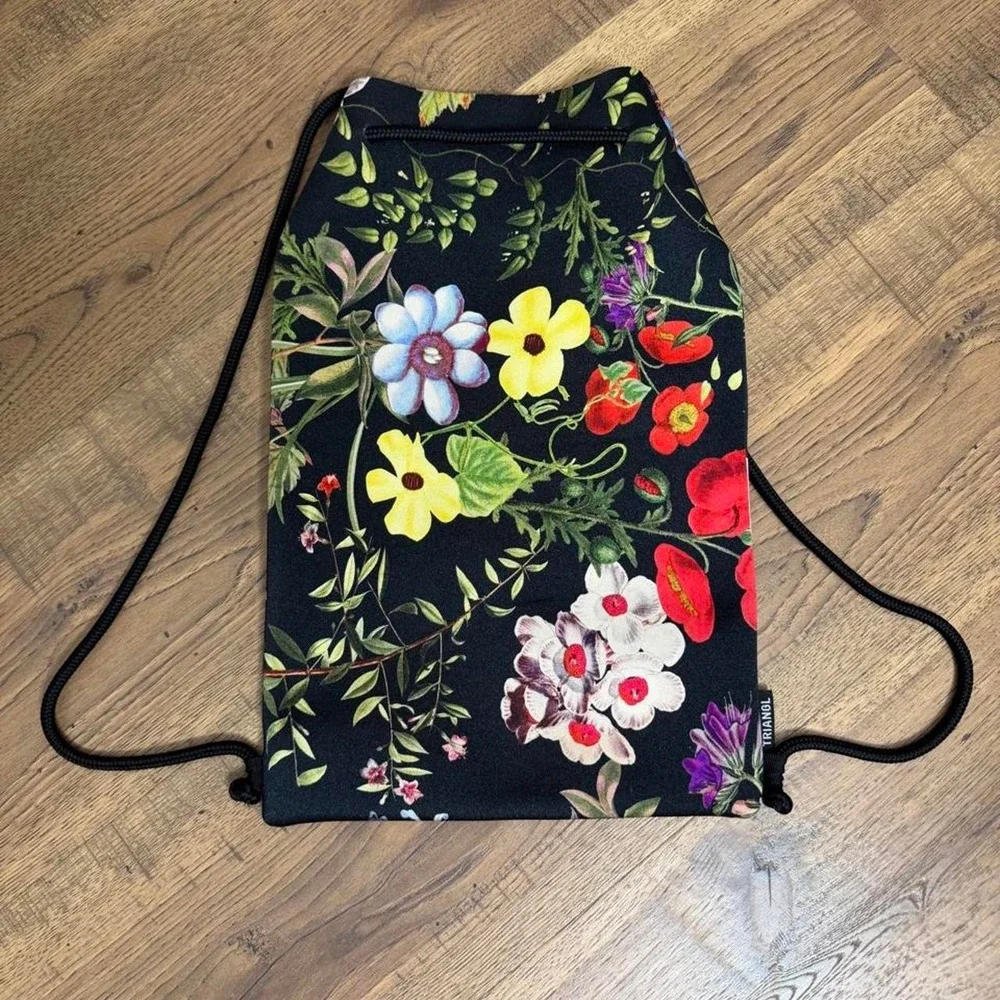 N/A triangl neoprene