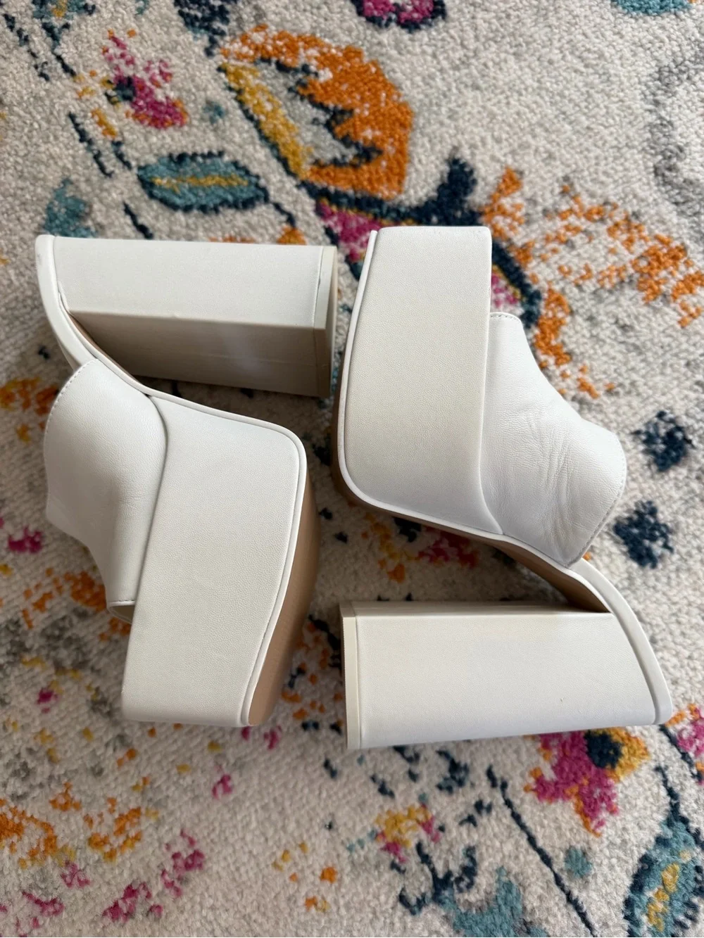 Steve Madden iconic white