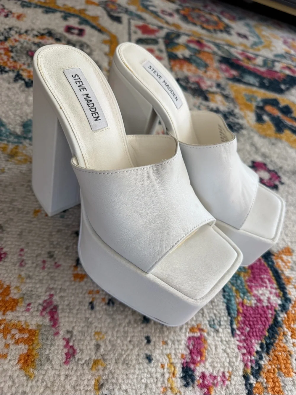Steve Madden iconic white