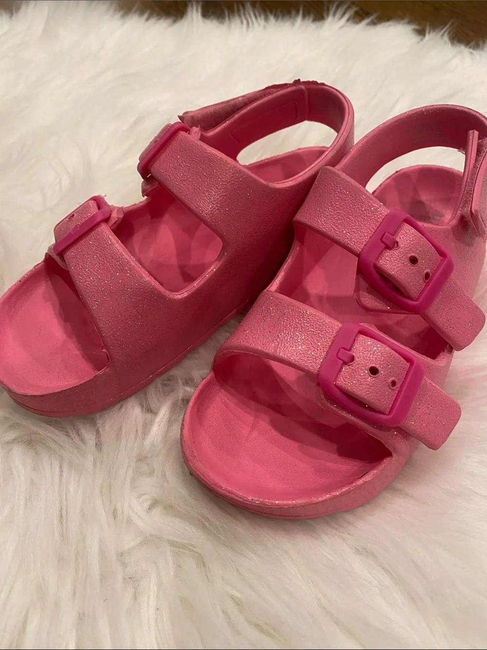 Children’s Place Adjustable Pink Glitter Buckle Sandals sz 10