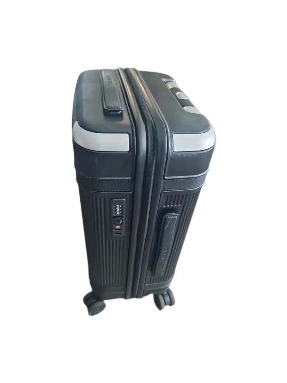 Paravel or suitcase sophistication