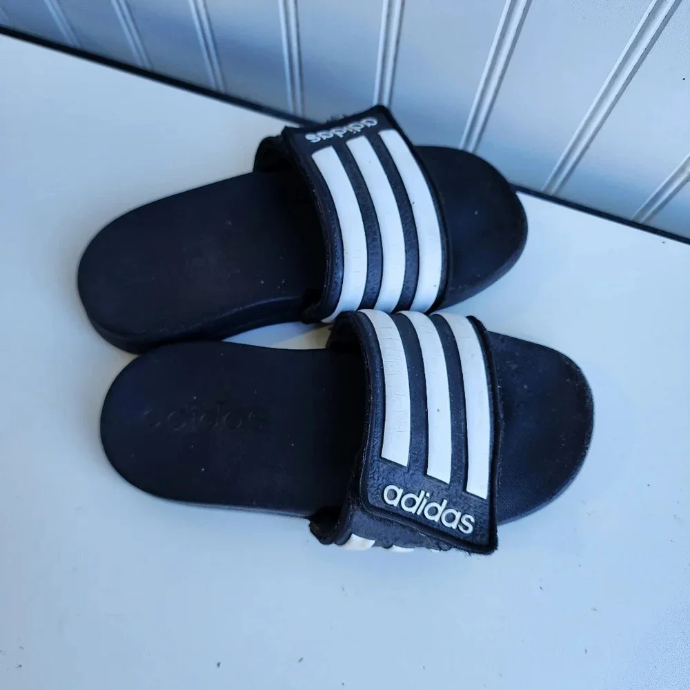 Adidas Unisex  Kids' Slides Core Black White Cloud White Adjastable Sz 11k