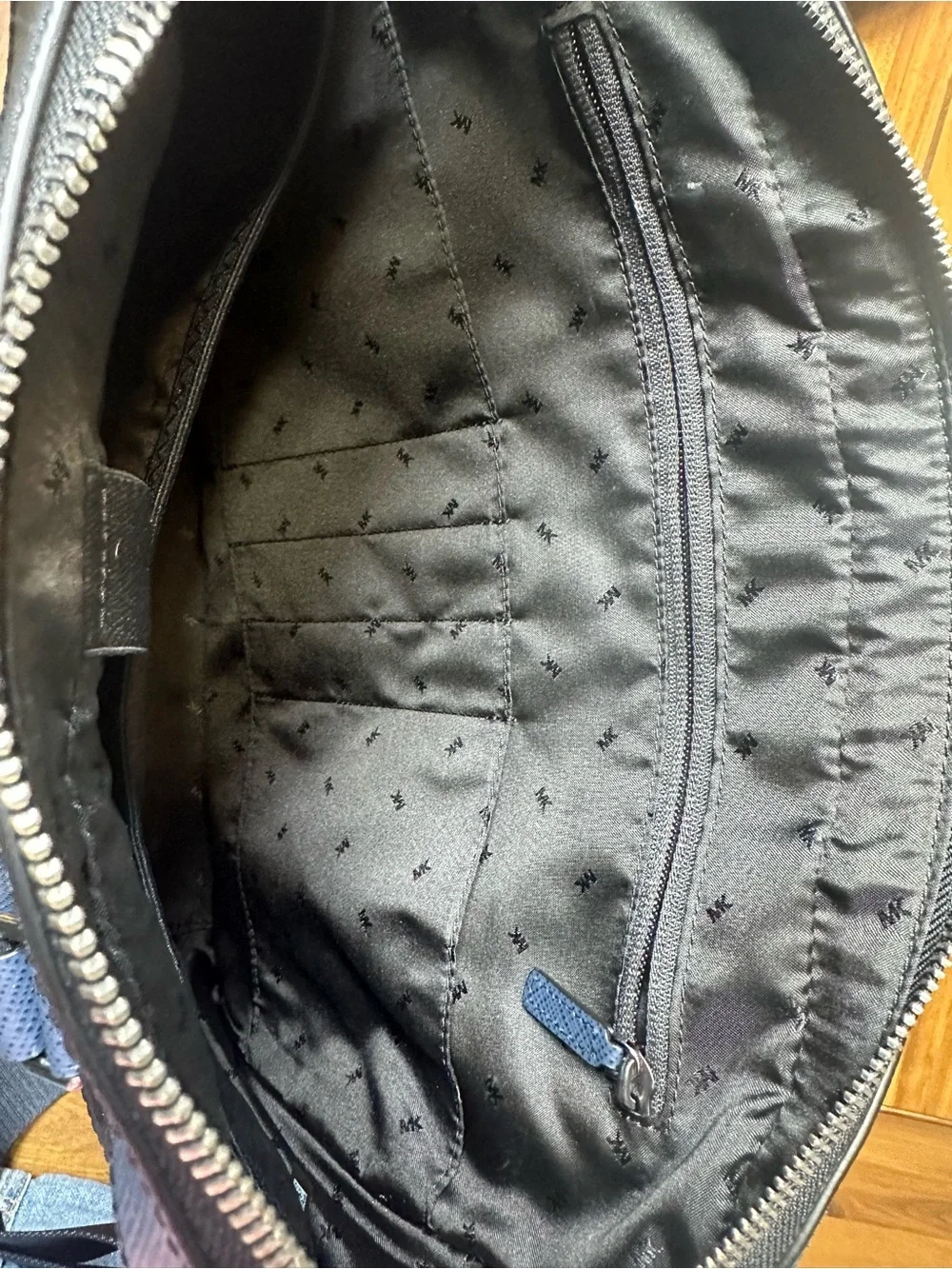 Michael Kors 4”d flaws
