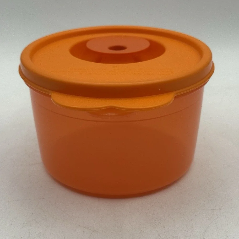 Tupperware good 16