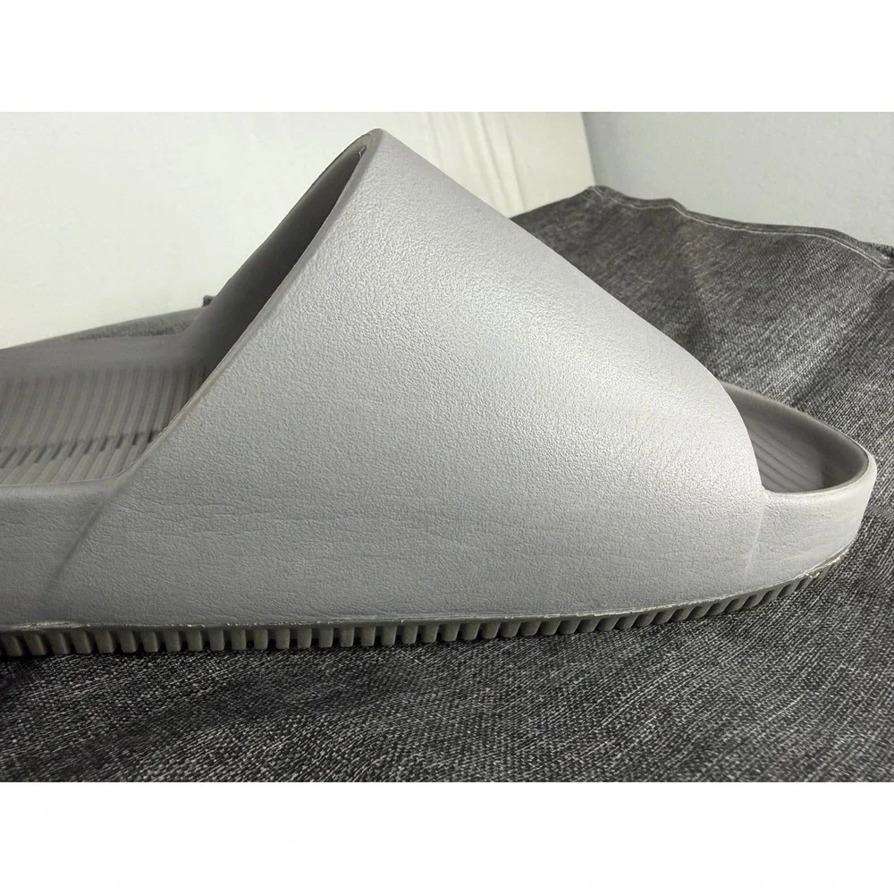 Nike calm slide