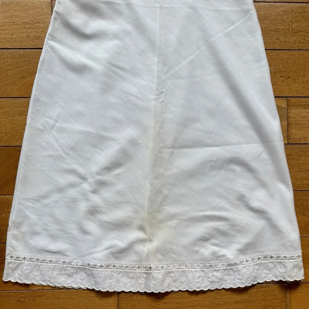 her majesty product vintage