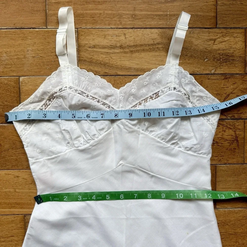 her majesty product vintage