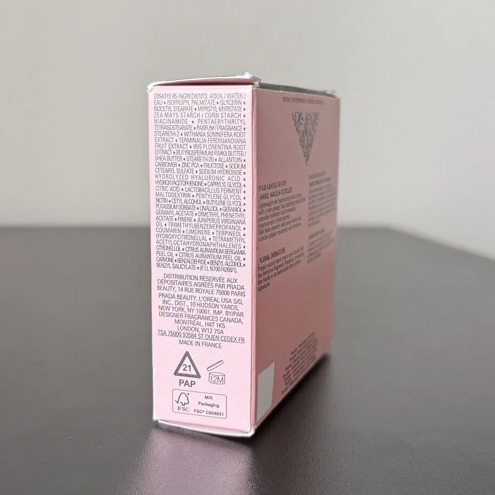 Prada paradoxe hand