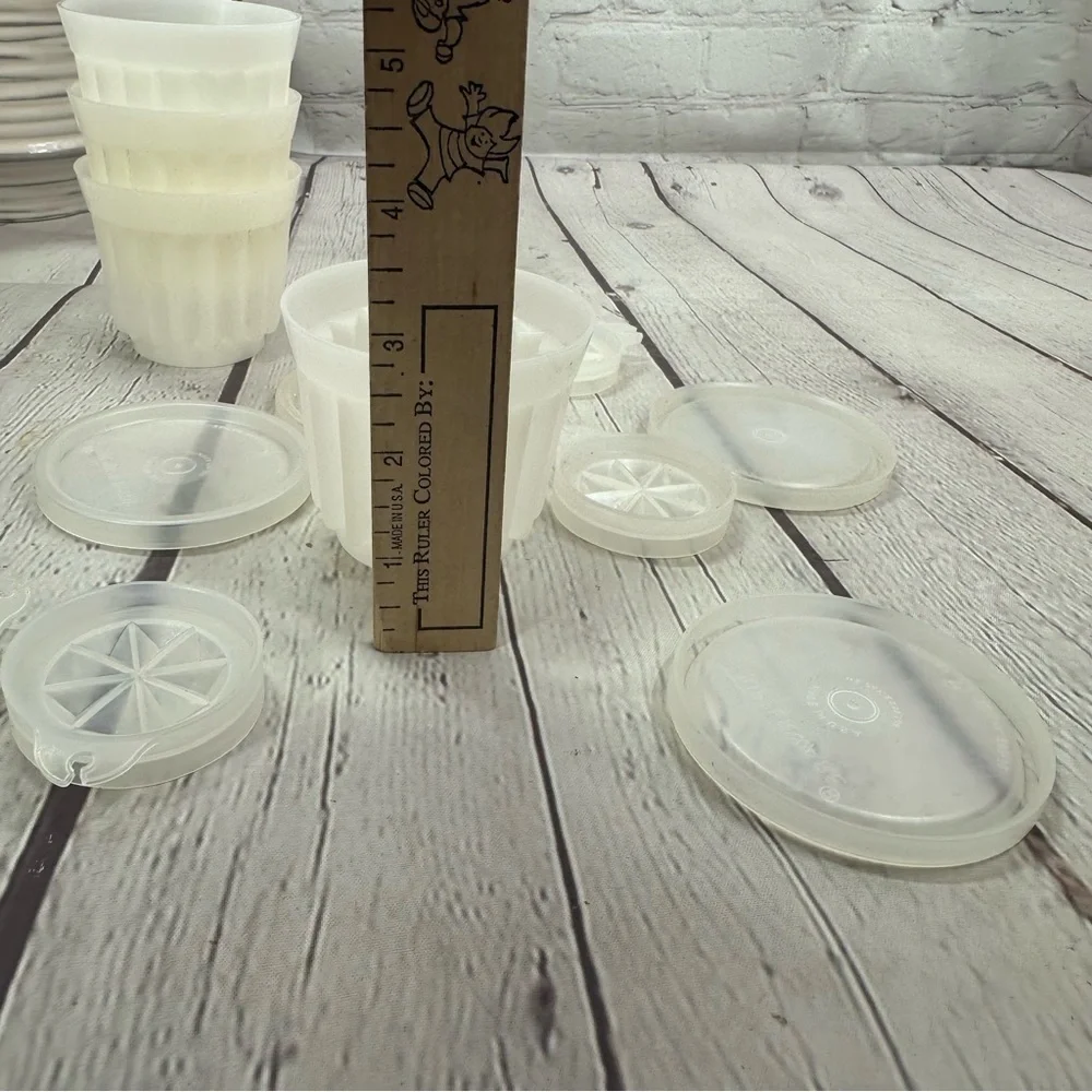 Tupperware good used