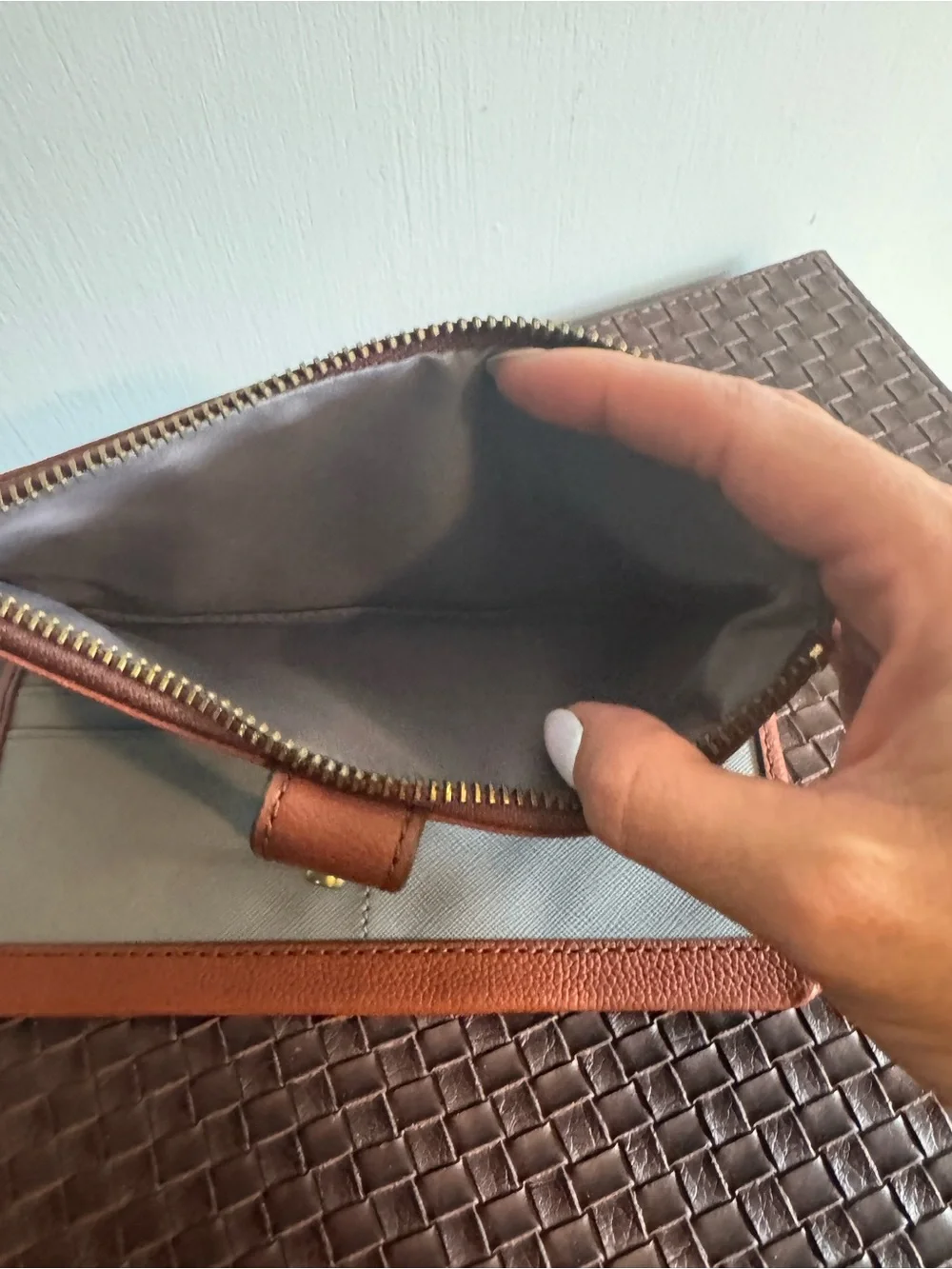Fossil slim leather