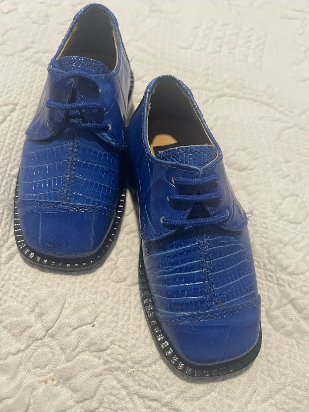 Gliders statement lacing outfits
