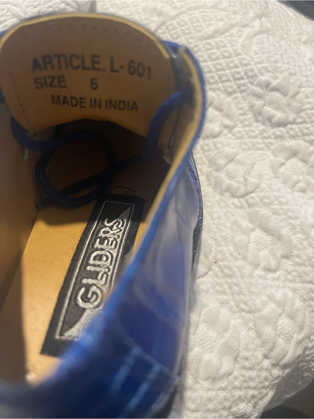 Gliders look lacing