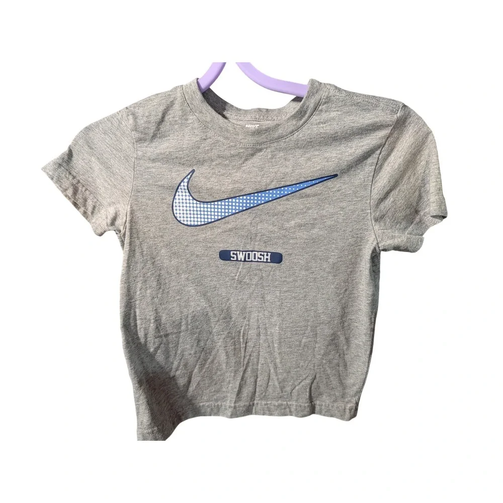 Nike Boys Gray Heather Swoosh Graphic T-Shirt Size M 5-6 YRS Blue Logo Tee