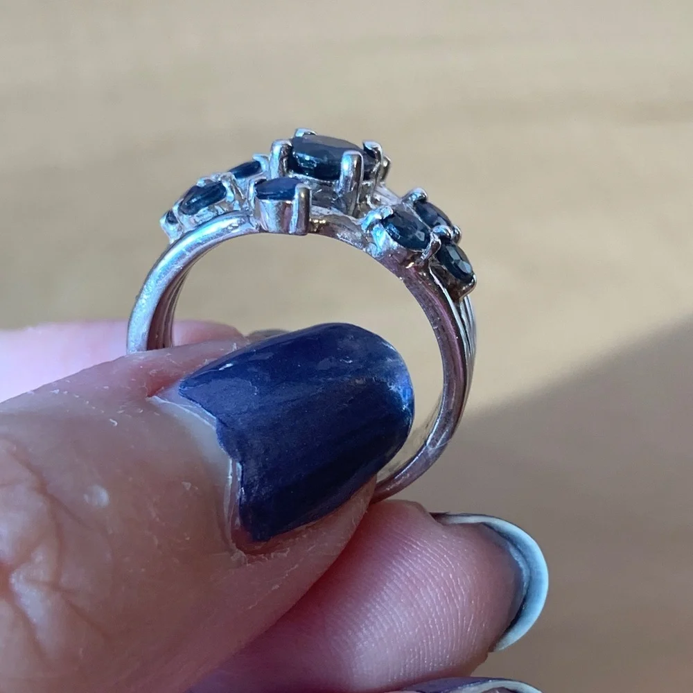 N/A gorgeous ring