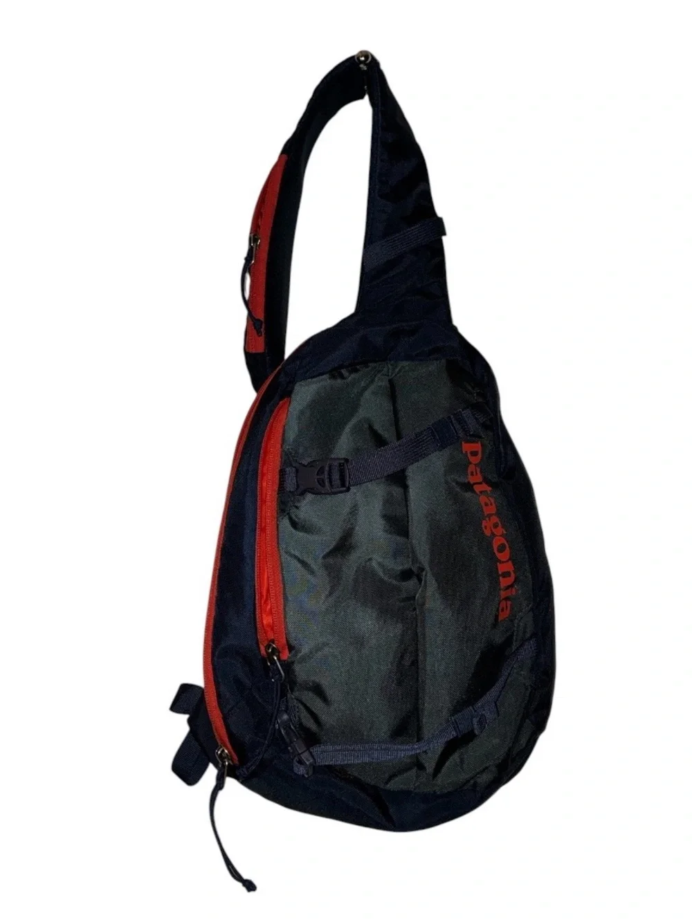 Patagonia Atom Sling 8L crossbody pack in a navy blue