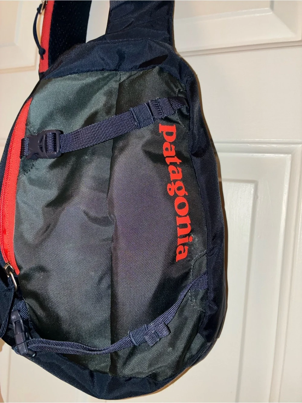 Patagonia sleek sling