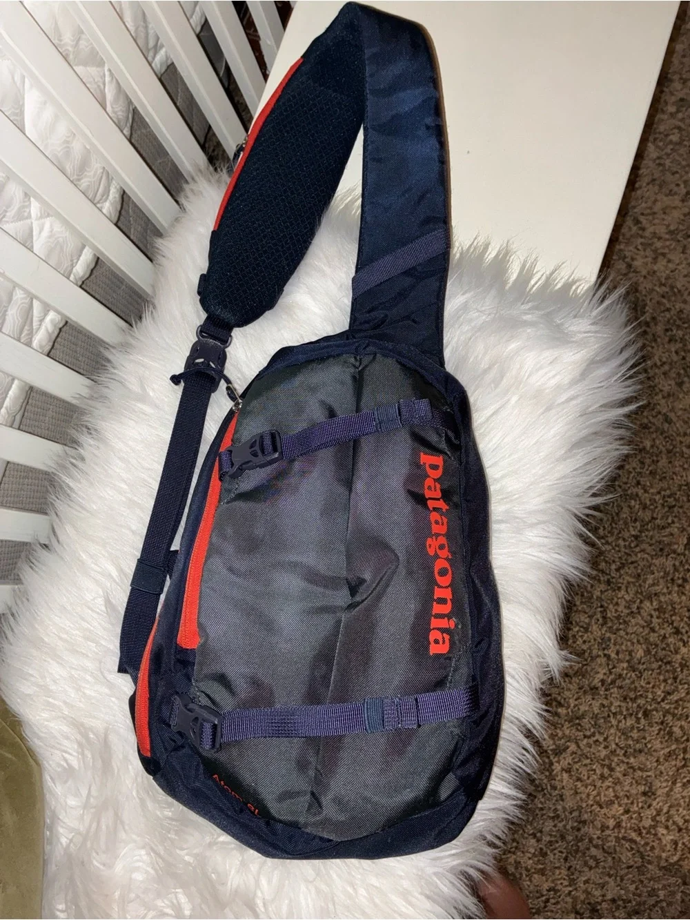 Patagonia sleek sling