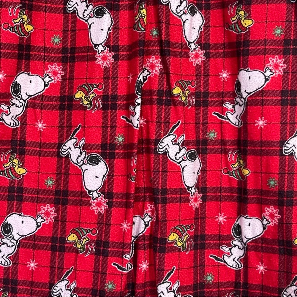 Peanuts soft nightgown