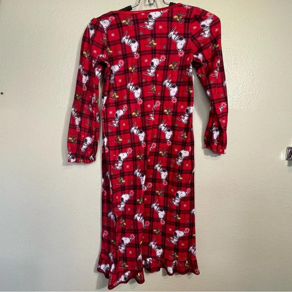 Peanuts soft nightgown
