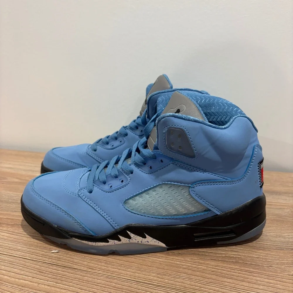 Jordan Retro 5 SE University Blue Sneakers Mens Blue size 9 DV1310-401 UNC