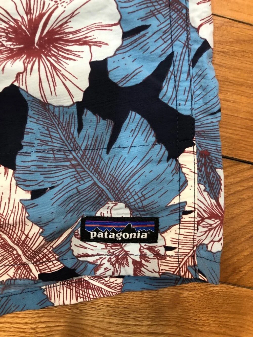 Patagonia men hibiscus