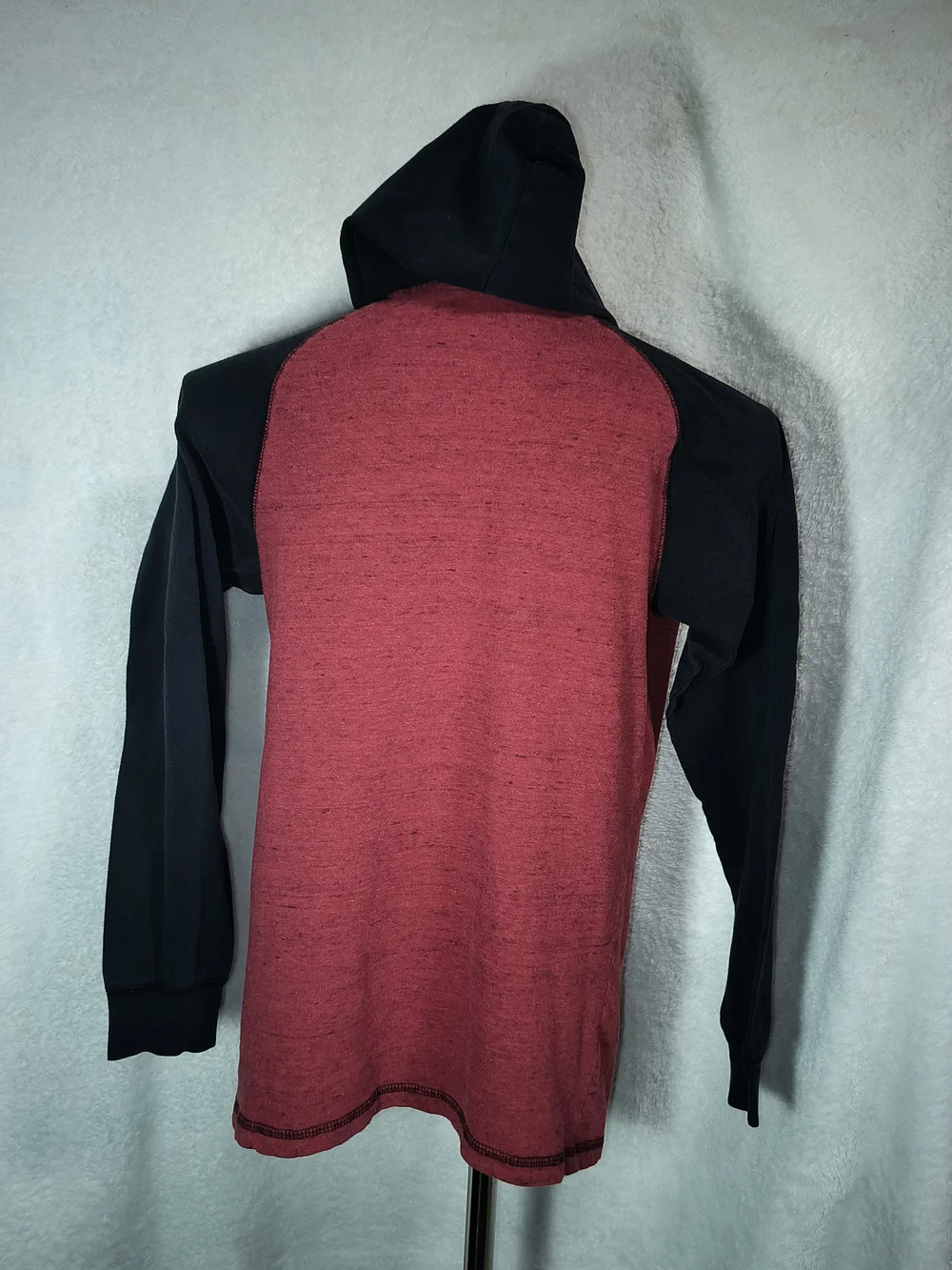 Wrangler Kids Maroon & Black Hooded Henley Size L 10/12.   KS 28
