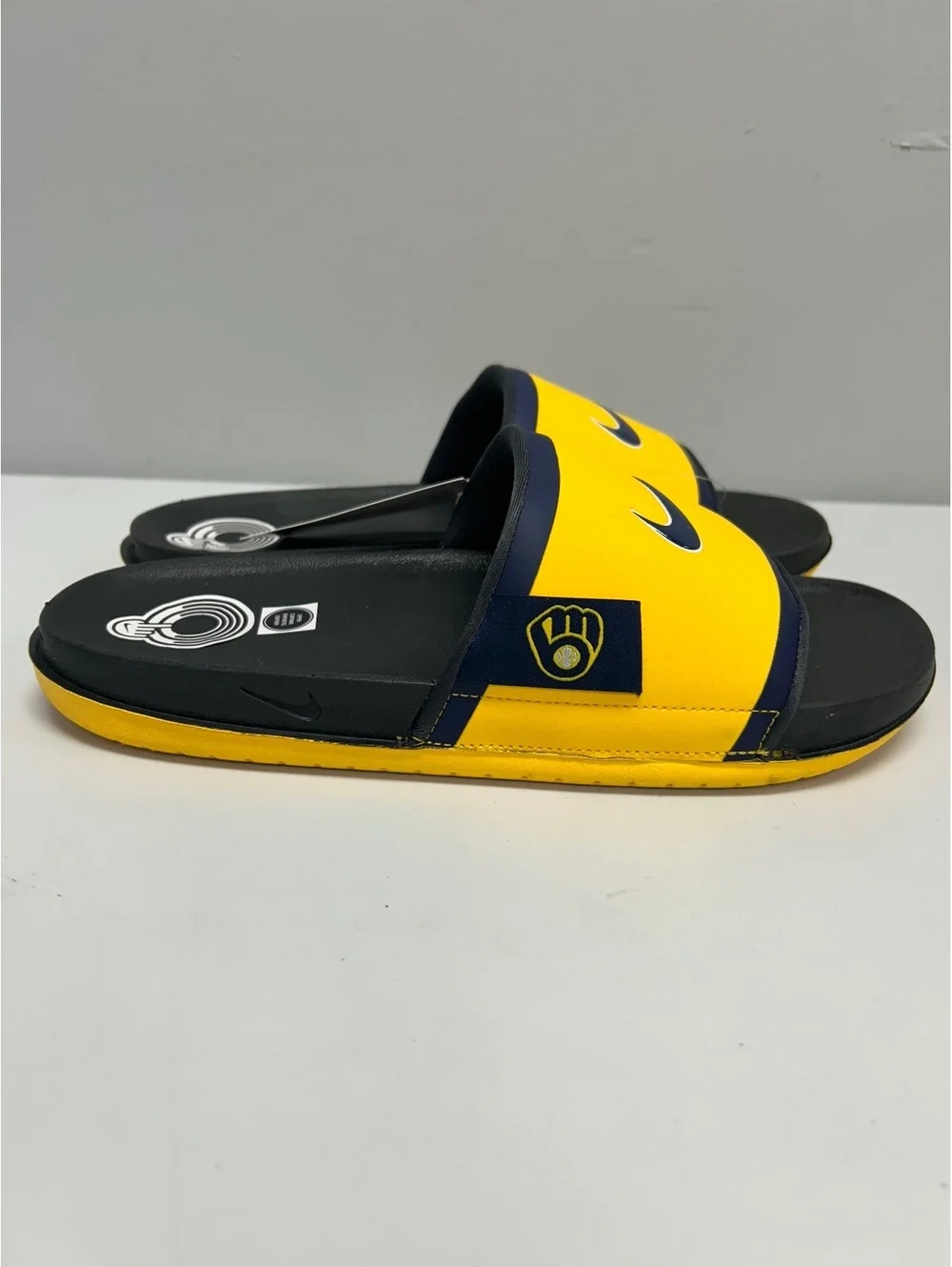 Nike these offcourt