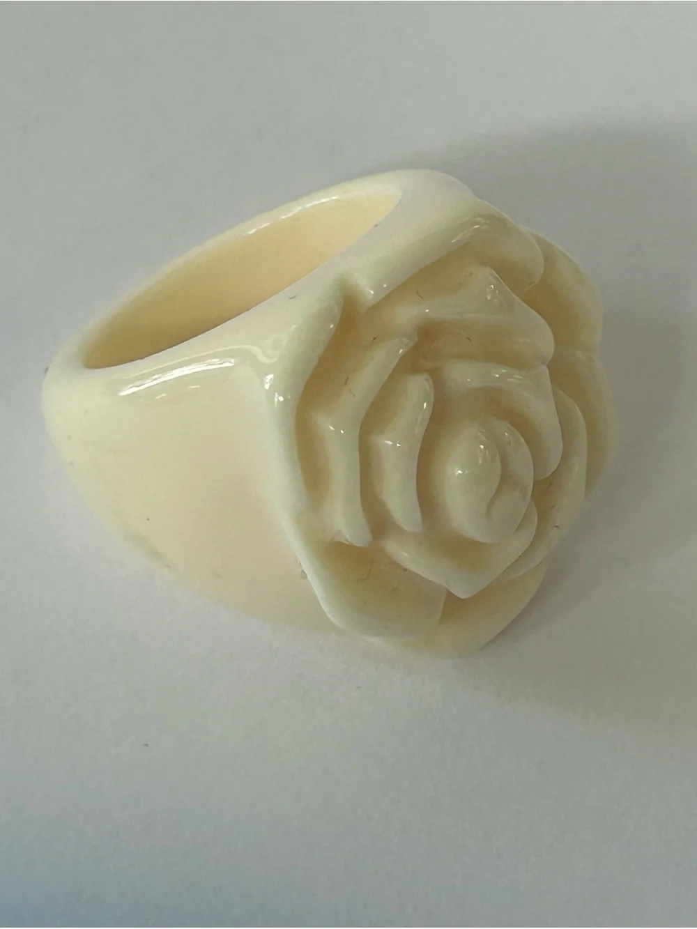 N/A elegant cream