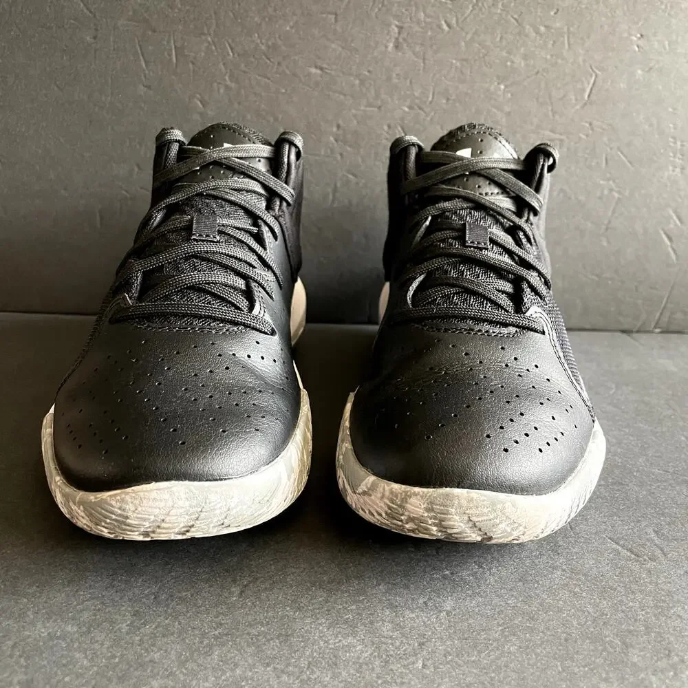 Under Armour shown day 001