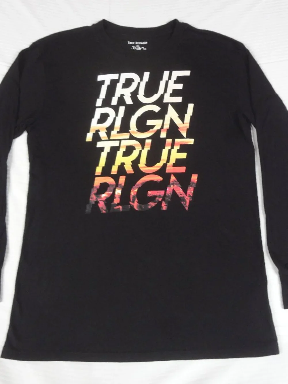 TRUE RELIGION WORLD TOUR REPEATED OMBRE LOGO BLACK SMALL LONG SLEEVE SHIRT L853