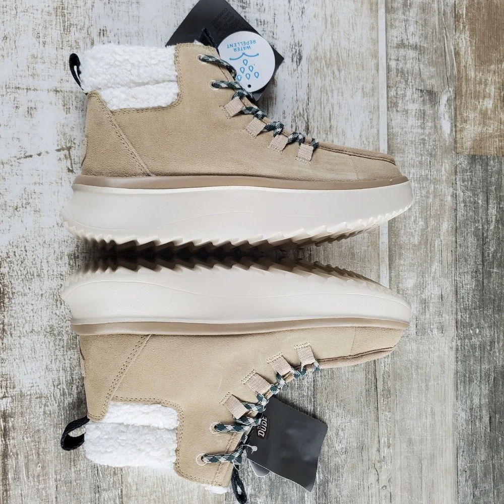 Hey Dude Wendy Peak Apres Suede Cozy Womens Boot Sz 7 Sand Beige Shearling Lined