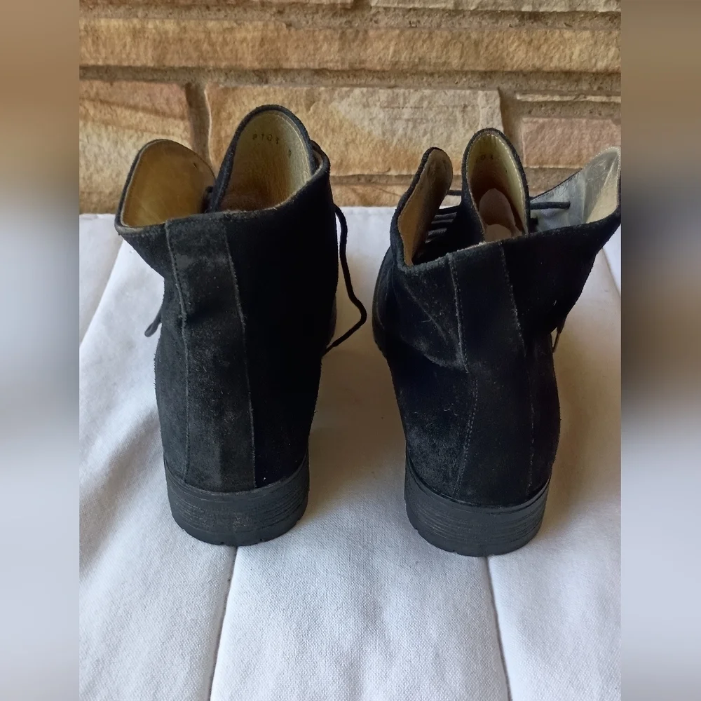 Kenneth Cole stylish black