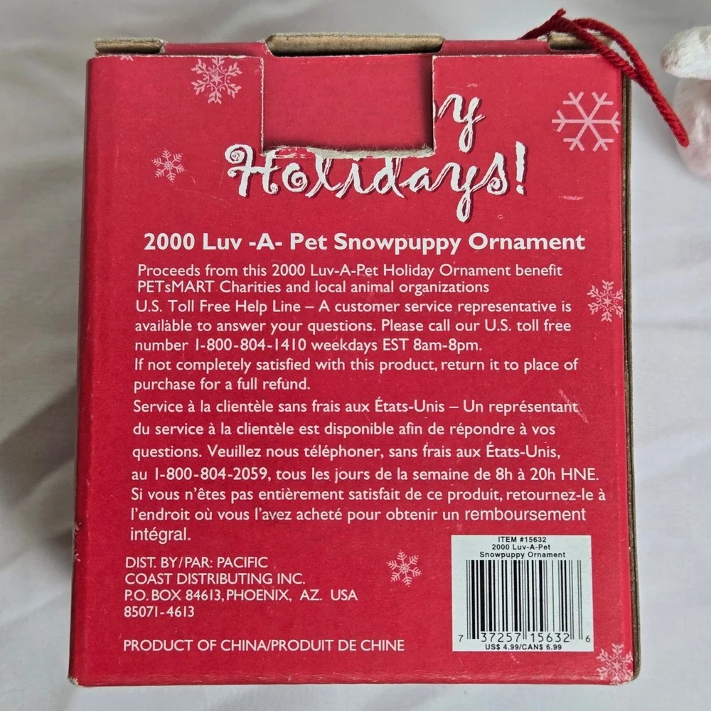 Pet Holiday puppy snow has