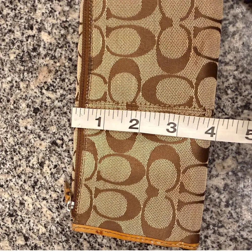 Coach brand measurements