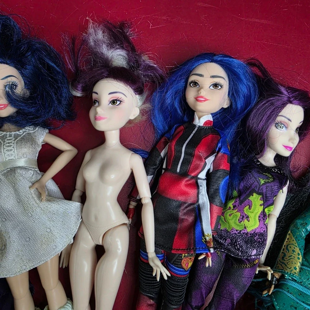 Disney descendants doll