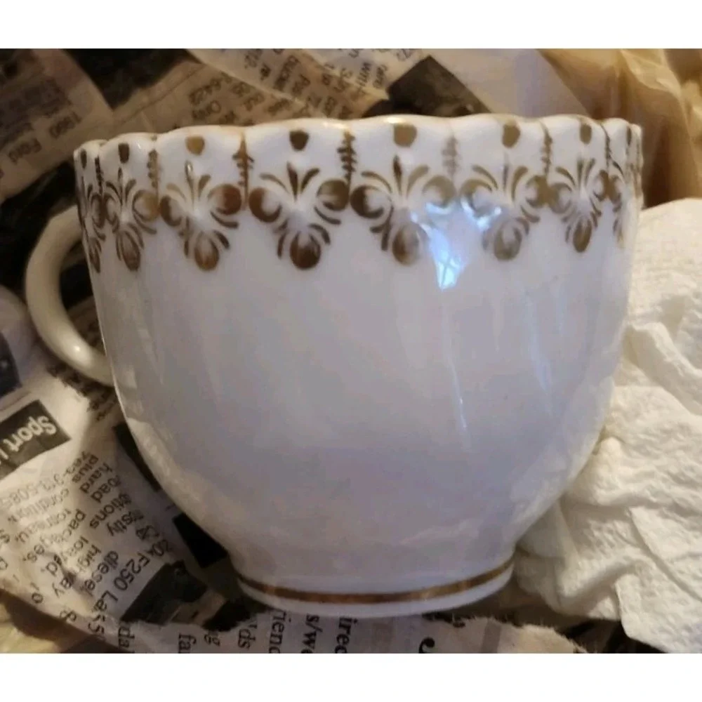 Vintage Porcelain Teacup |‎ White w/ Gold Scroll Trim | Unmarked China