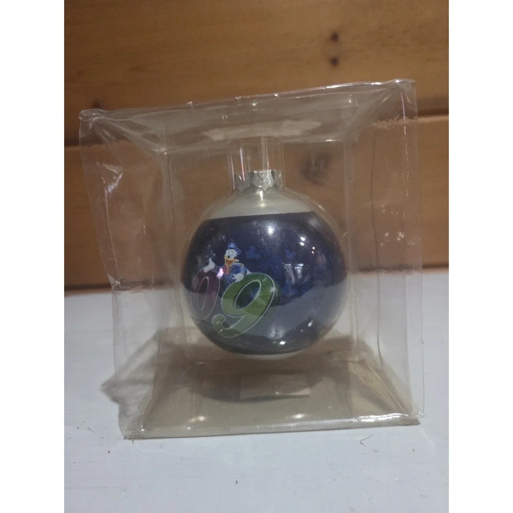New In Package Disney Parks Disneyland Walt Donald Duck 2009 Glass Ornament