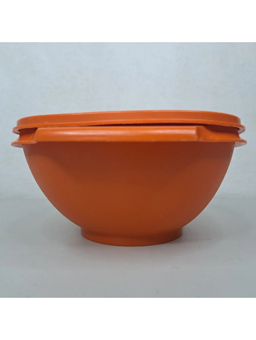Tupperware vintage orange