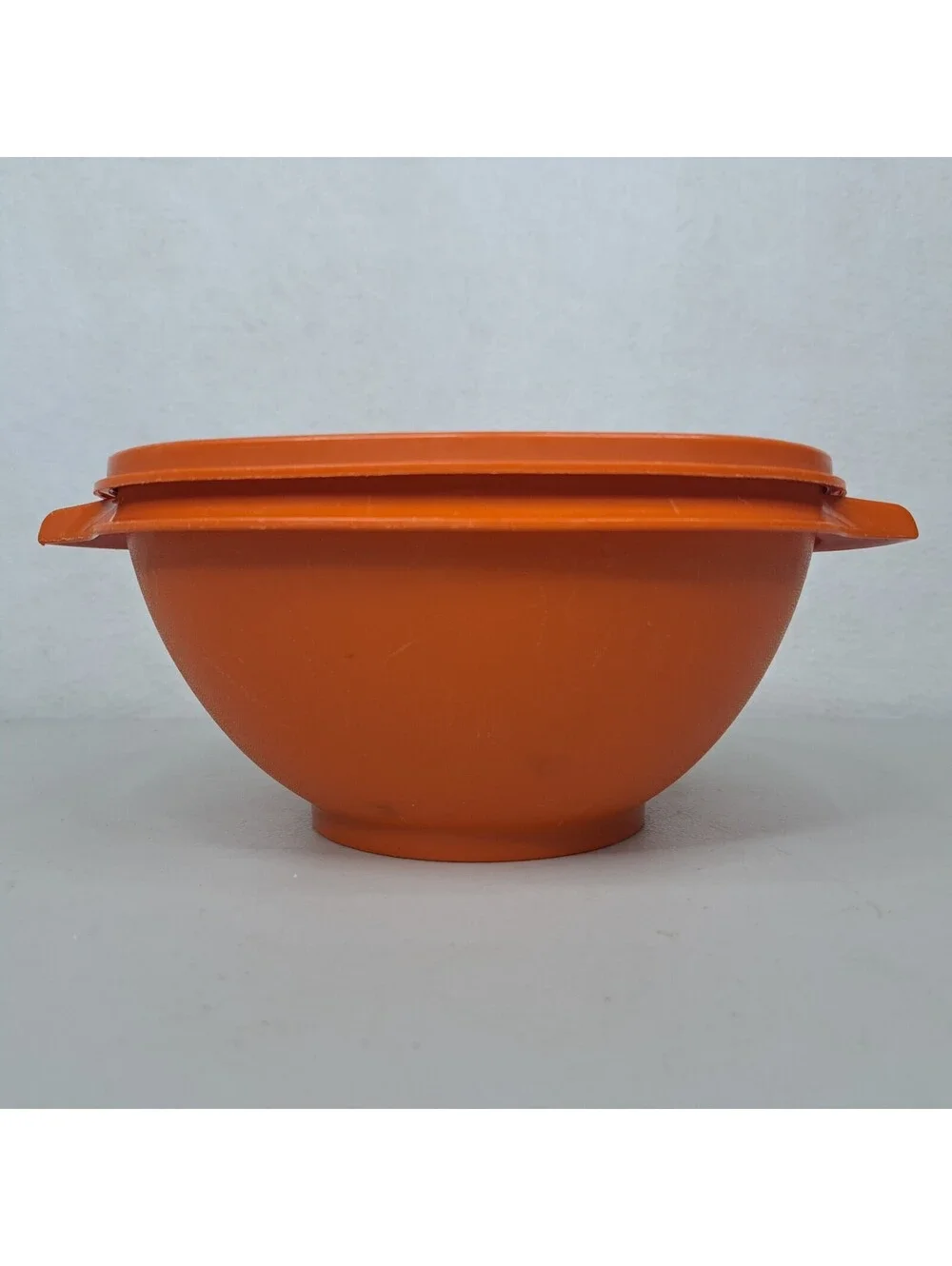 Tupperware vintage orange