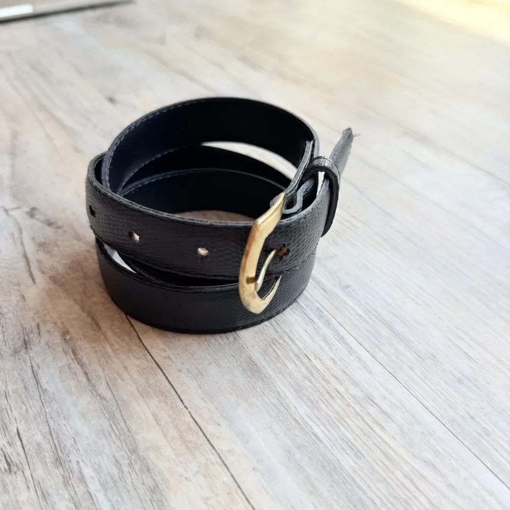 unknown vintage black