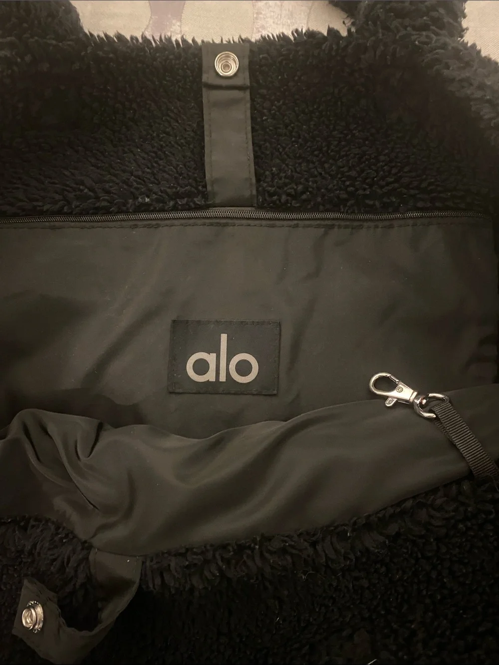 ALO Yoga soft black