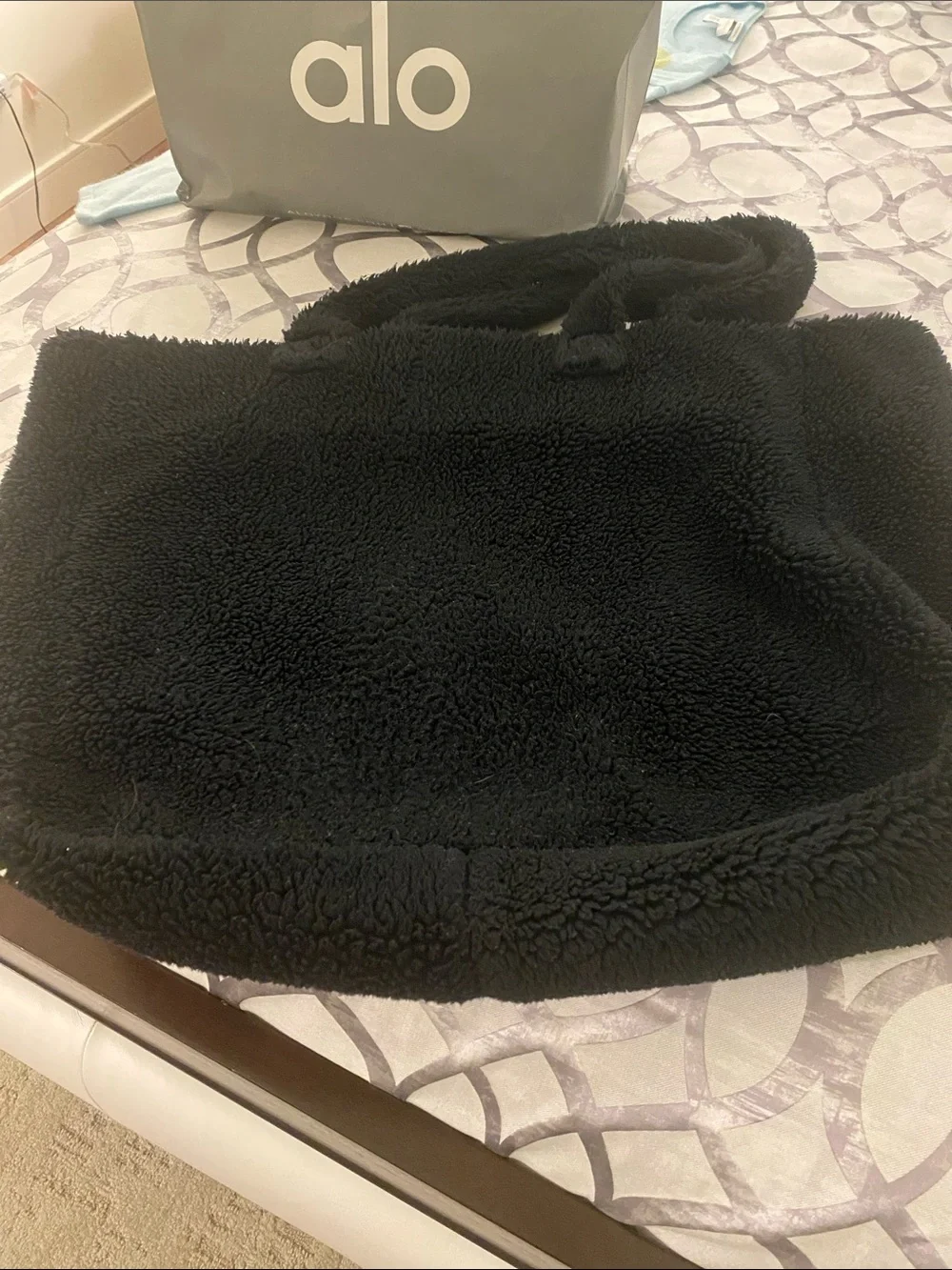 ALO Yoga soft black