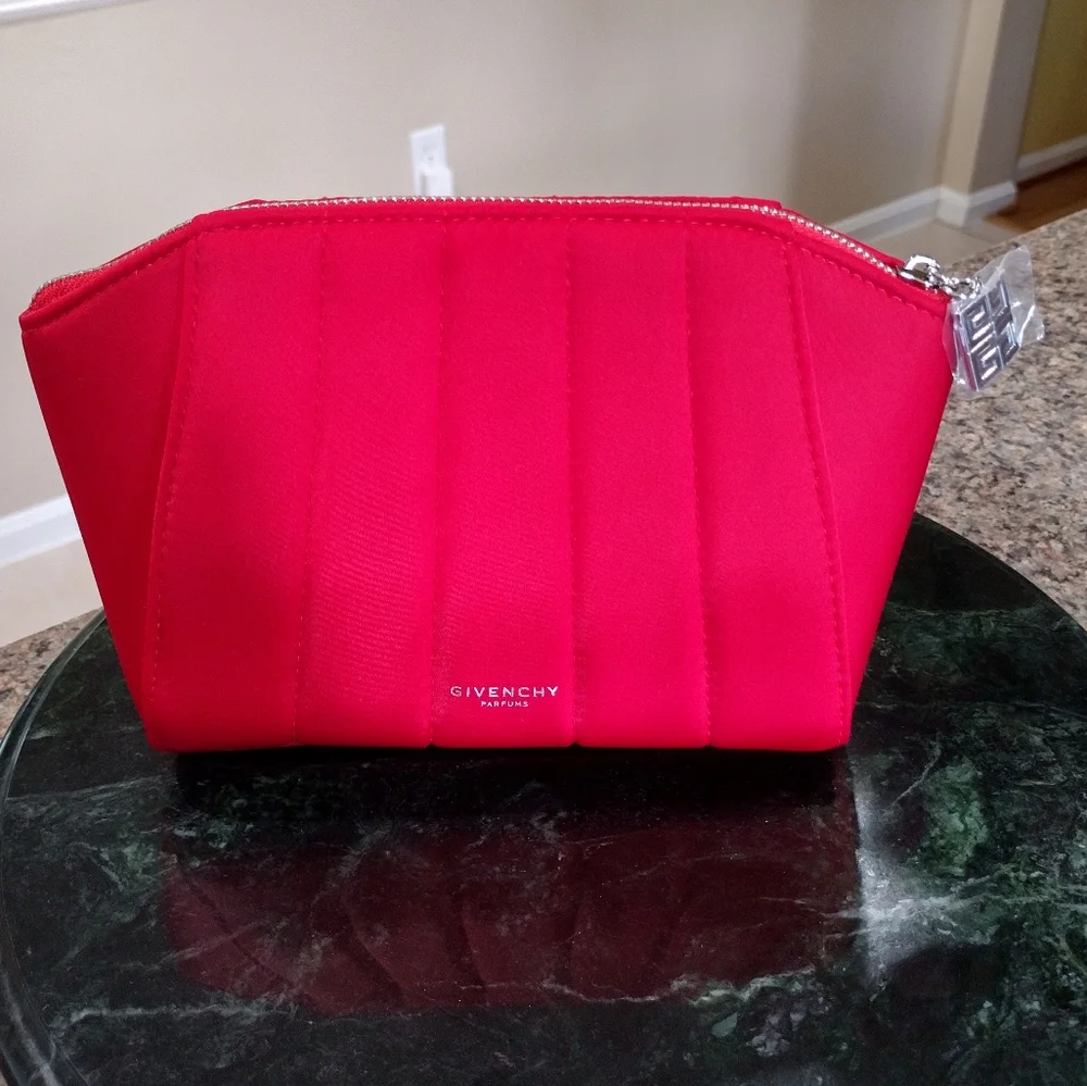 Givenchy nwt 🍒