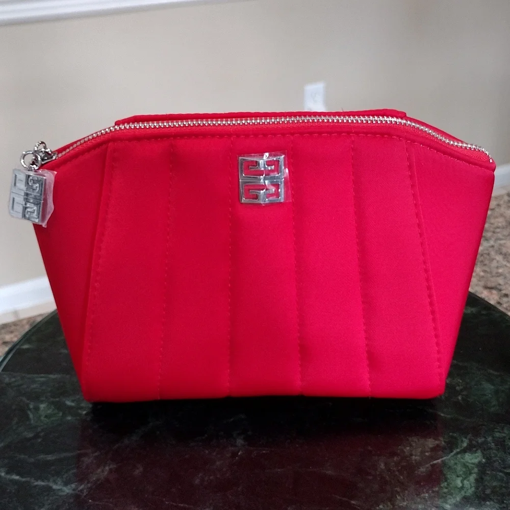 Givenchy nwt 🍒