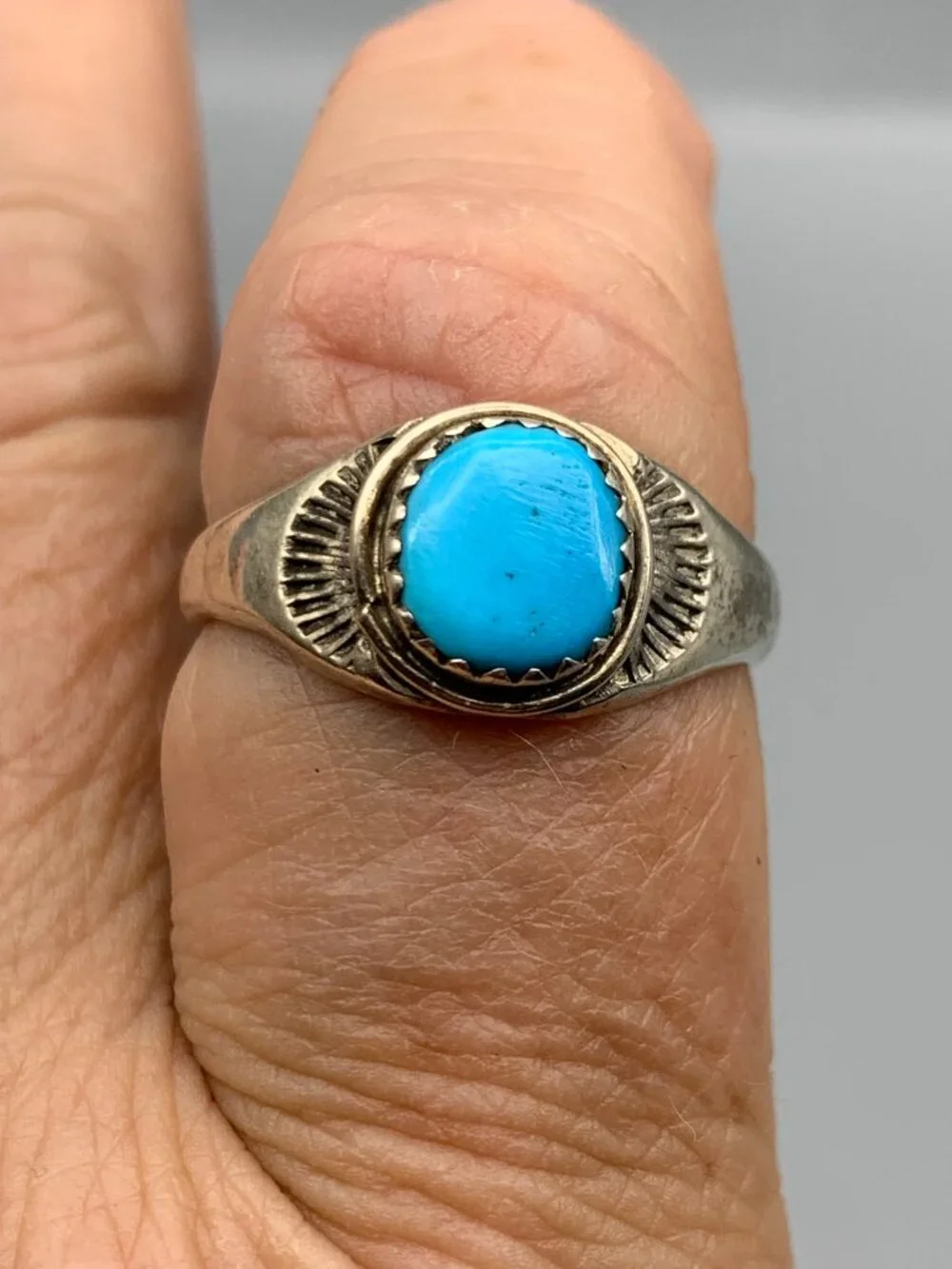 Vintage Southwest Navajo Handcrafted Ring w/Blue Turquoise Cabochon size 10